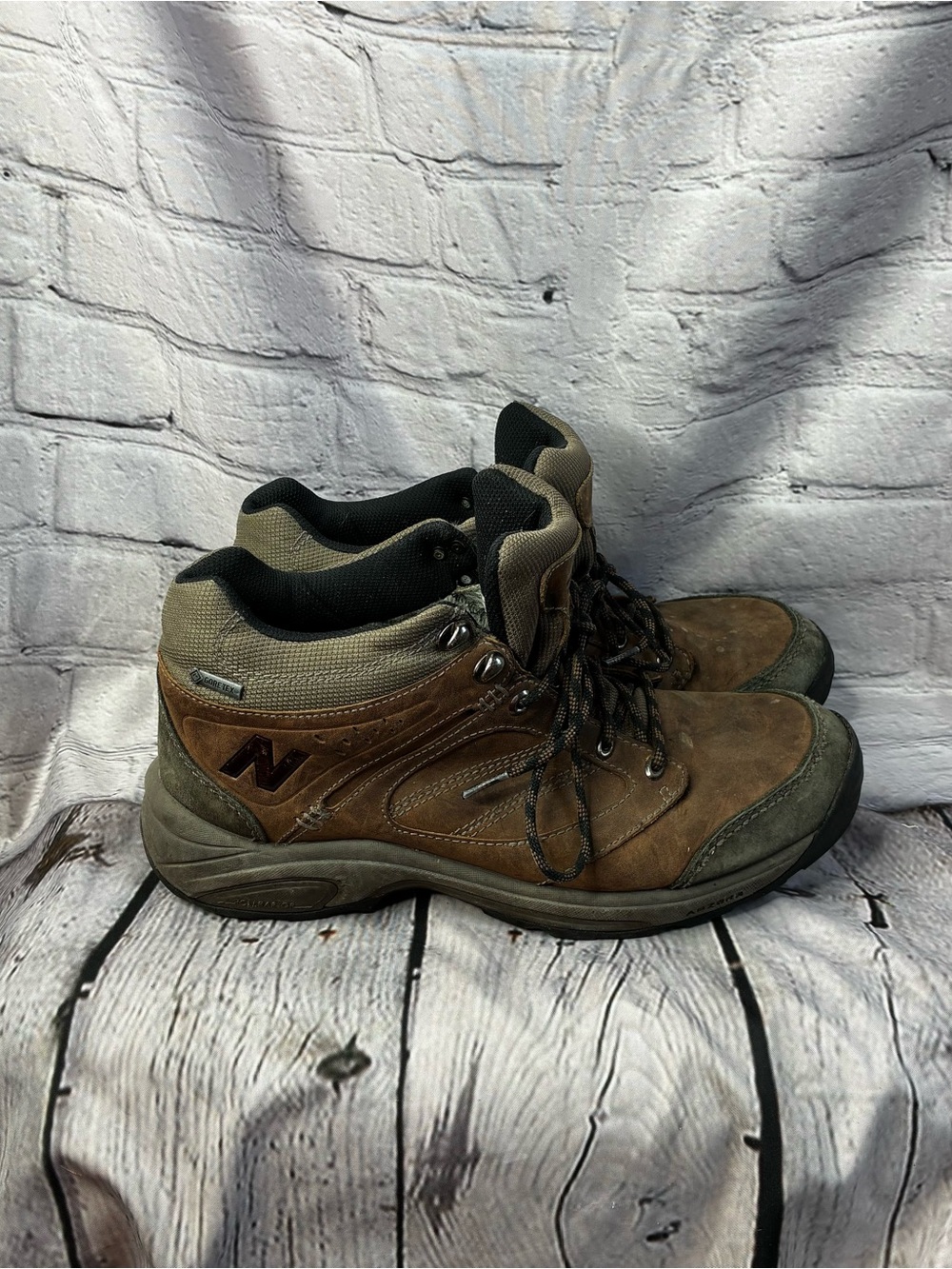 New Balance 1569 Men’s Sz 12 Gore-Tex Brown Leather Hiking Boots MW1569BR AS IS - Picture 1 of 10